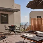 Hotel Apikia Santorini 3*