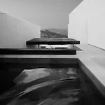 Apikia Santorini 3*