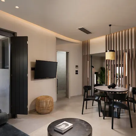 Apikia Santorini 3*
