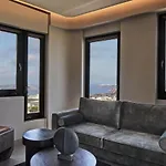Apikia Santorini 3*