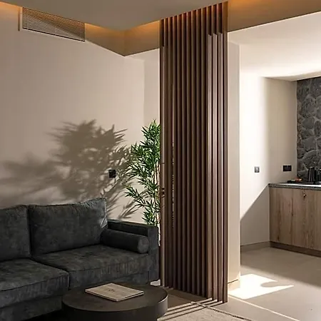 Apikia Santorini 3* Πύργος