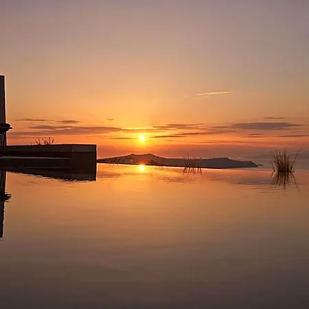 Apikia Santorini Ξενοδοχείο Πύργος