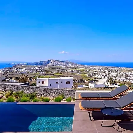 Apikia Santorini 3* Πύργος