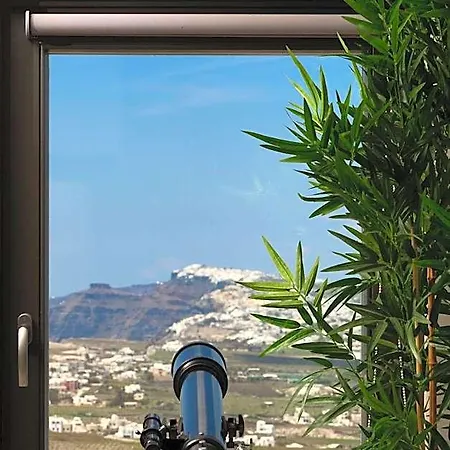 Apikia Santorini 3* Pýrgos