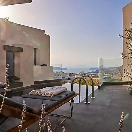 Apikia Santorini 3* Pýrgos