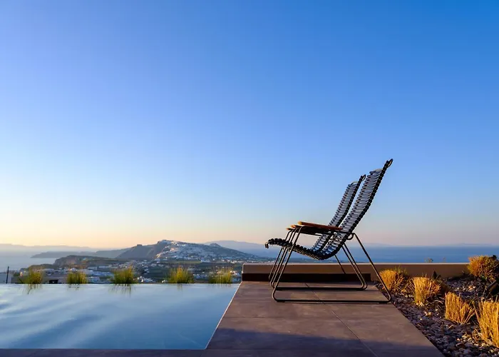 Apikia Santorini 3* Pýrgos