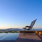 Apikia Santorini 3* Pýrgos