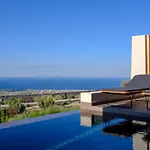 Hotel Apikia Santorini 3*
