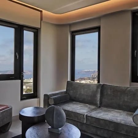 Apikia Santorini 3*