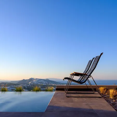 Apikia Santorini 3* Pýrgos