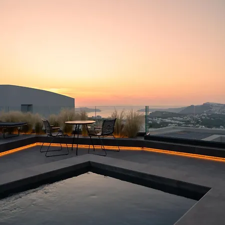 Apikia Santorini 3* Πύργος