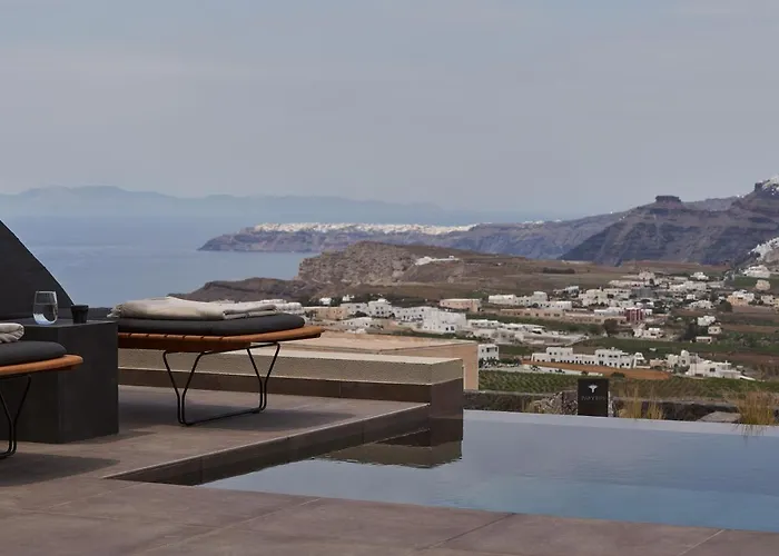 Apikia Santorini Pýrgos