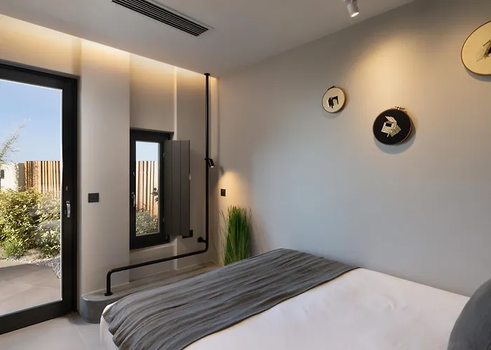 Apikia Santorini Hotel