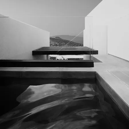 Apikia Santorini 3*