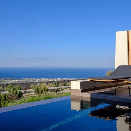 Hotel Apikia Santorini 3*