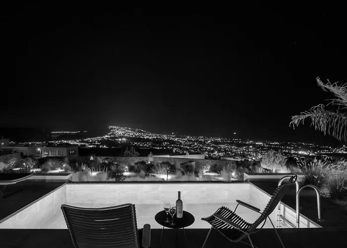 Hotel Apikia Santorini Pýrgos